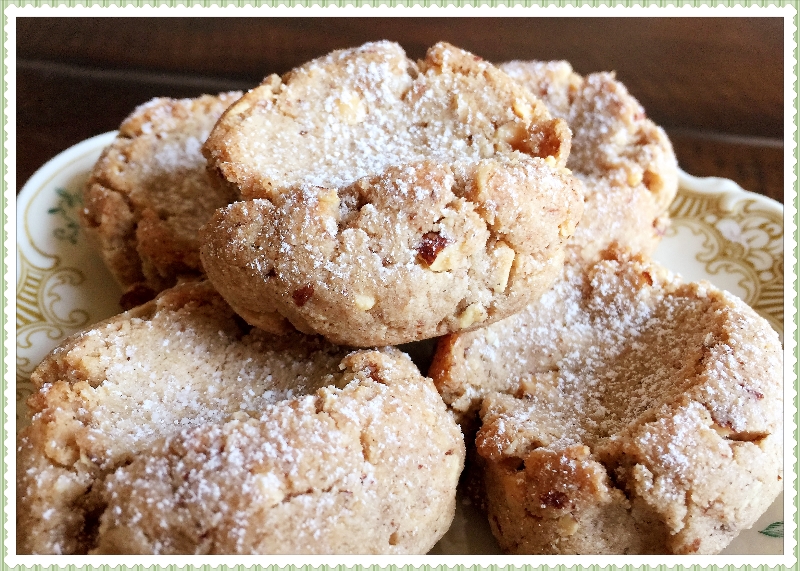 almond-cardamom-spiced-low-carb-cookie