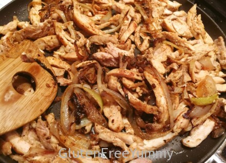 Chopped Chicken Thighs with Grilled Onions